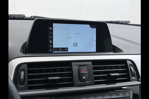 BMW 1-serie 118i AUT-8 Sport Navi Ecc Trekhaak Pdc Sportstoelen Corporate Edition Lmv 17" Regen-Lichtsensor Isofix Bluetooth Origineel Nederlandse Auto Zeer nette BMW 118I