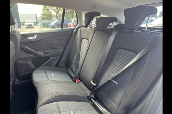 Ford FOCUS Wagon 1.0 EBH Active 155PK AUTOMAAT! TREKHAAK! DRIVERPACK! WINTERPACK