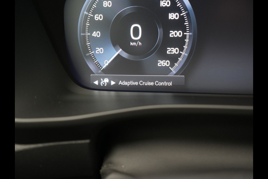 Volvo XC40 T4 Plus Bright Plug In Hybrid 211pk Dealer O.H PHEV | Trekhaak Af Fabriek | Adaptive Cruise | Camera | Harman & Kardon | Comfortstoelen Memory & Verwarmd | Keyless | Blis | Apple Carplay | Stuur verwarmd | Navigatie | Virtual | DAB |