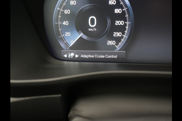 Volvo XC40 T4 Plus Bright Plug In Hybrid 211pk Dealer O.H PHEV | Trekhaak Af Fabriek | Adaptive Cruise | Camera | Harman & Kardon | Comfortstoelen Memory & Verwarmd | Keyless | Blis | Apple Carplay | Stuur verwarmd | Navigatie | Virtual | DAB |