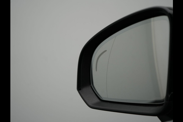 Volvo XC40 T4 Plus Bright Plug In Hybrid 211pk Dealer O.H PHEV | Trekhaak Af Fabriek | Adaptive Cruise | Camera | Harman & Kardon | Comfortstoelen Memory & Verwarmd | Keyless | Blis | Apple Carplay | Stuur verwarmd | Navigatie | Virtual | DAB |