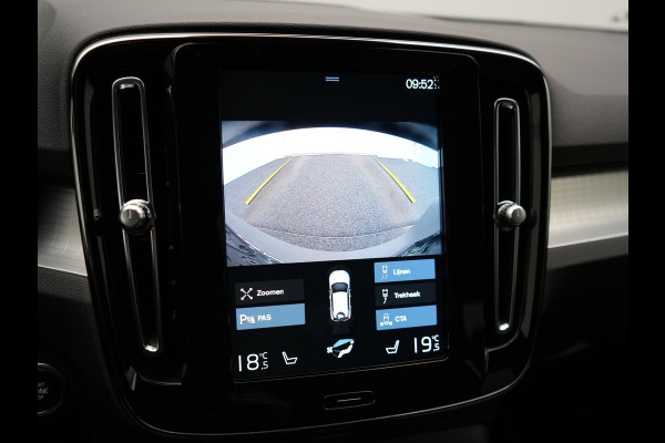 Volvo XC40 T4 Plus Bright Plug In Hybrid 211pk Dealer O.H PHEV | Trekhaak Af Fabriek | Adaptive Cruise | Camera | Harman & Kardon | Comfortstoelen Memory & Verwarmd | Keyless | Blis | Apple Carplay | Stuur verwarmd | Navigatie | Virtual | DAB |