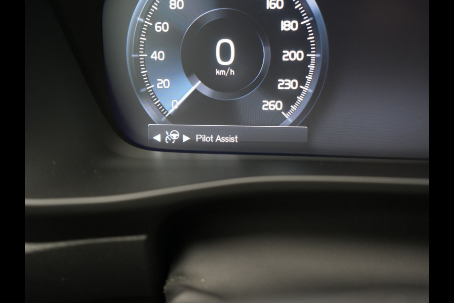 Volvo XC40 T4 Plus Bright Plug In Hybrid 211pk Dealer O.H PHEV | Trekhaak Af Fabriek | Adaptive Cruise | Camera | Harman & Kardon | Comfortstoelen Memory & Verwarmd | Keyless | Blis | Apple Carplay | Stuur verwarmd | Navigatie | Virtual | DAB |