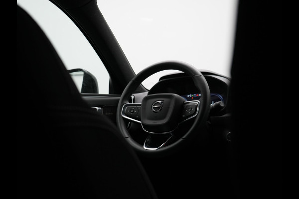 Volvo XC40 T4 Plus Bright Plug In Hybrid 211pk Dealer O.H PHEV | Trekhaak Af Fabriek | Adaptive Cruise | Camera | Harman & Kardon | Comfortstoelen Memory & Verwarmd | Keyless | Blis | Apple Carplay | Stuur verwarmd | Navigatie | Virtual | DAB |