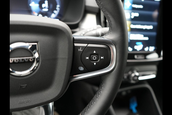 Volvo XC40 T4 Plus Bright Plug In Hybrid 211pk Dealer O.H PHEV | Trekhaak Af Fabriek | Adaptive Cruise | Camera | Harman & Kardon | Comfortstoelen Memory & Verwarmd | Keyless | Blis | Apple Carplay | Stuur verwarmd | Navigatie | Virtual | DAB |
