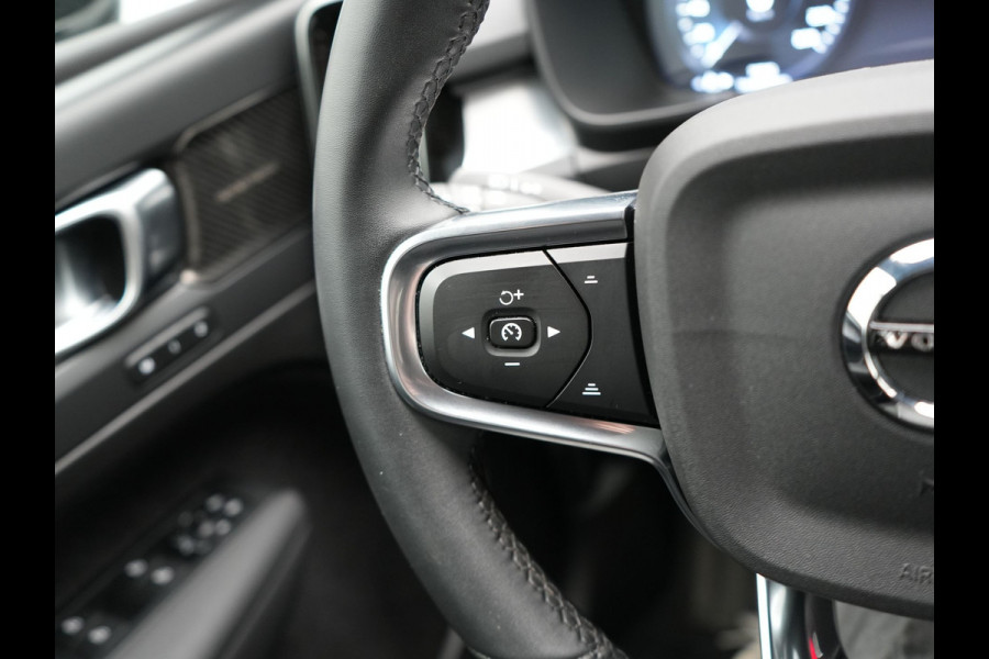 Volvo XC40 T4 Plus Bright Plug In Hybrid 211pk Dealer O.H PHEV | Trekhaak Af Fabriek | Adaptive Cruise | Camera | Harman & Kardon | Comfortstoelen Memory & Verwarmd | Keyless | Blis | Apple Carplay | Stuur verwarmd | Navigatie | Virtual | DAB |
