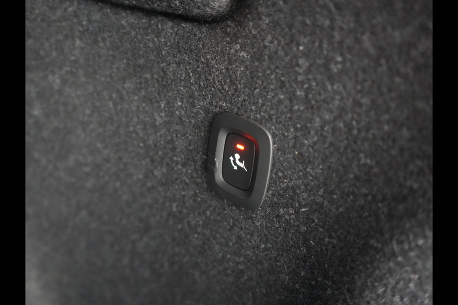 Volvo XC40 T4 Plus Bright Plug In Hybrid 211pk Dealer O.H PHEV | Trekhaak Af Fabriek | Adaptive Cruise | Camera | Harman & Kardon | Comfortstoelen Memory & Verwarmd | Keyless | Blis | Apple Carplay | Stuur verwarmd | Navigatie | Virtual | DAB |