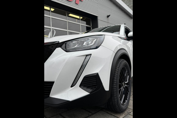 Peugeot 2008 1.2 PureTech Active Pack - Navigatie / Apple CarPlay I Airco I 18" Sport velgen LED I PDC I Dealer onderhouden