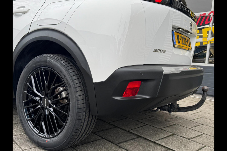 Peugeot 2008 1.2 PureTech Active Pack - Navigatie / Apple CarPlay I Airco I 18" Sport velgen LED I PDC I Dealer onderhouden