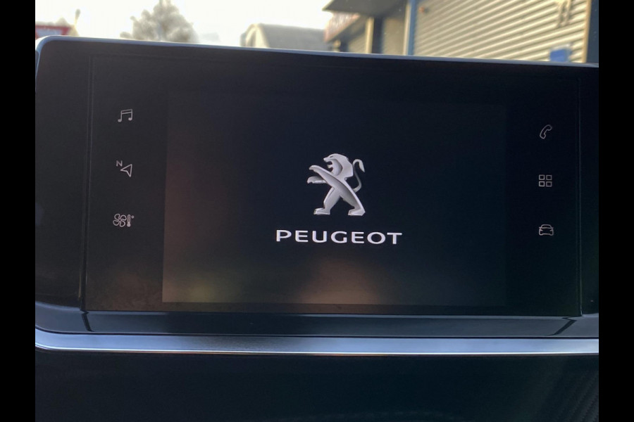 Peugeot 2008 1.2 PureTech Active Pack - Navigatie / Apple CarPlay I Airco I 18" Sport velgen LED I PDC I Dealer onderhouden