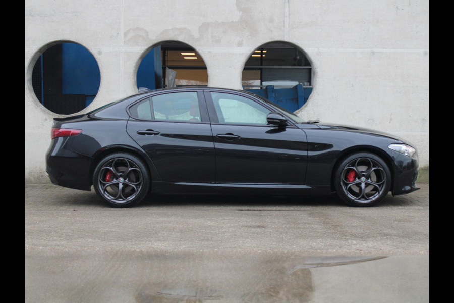 Alfa Romeo Giulia 2.0T Super | 320 PK | RAGAZZON EINDDEMPER | LEDEREN BEKLEDING | AFNEEMBARE TREKHAAK |