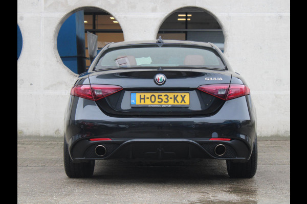 Alfa Romeo Giulia 2.0T Super | 320 PK | RAGAZZON EINDDEMPER | LEDEREN BEKLEDING | AFNEEMBARE TREKHAAK |