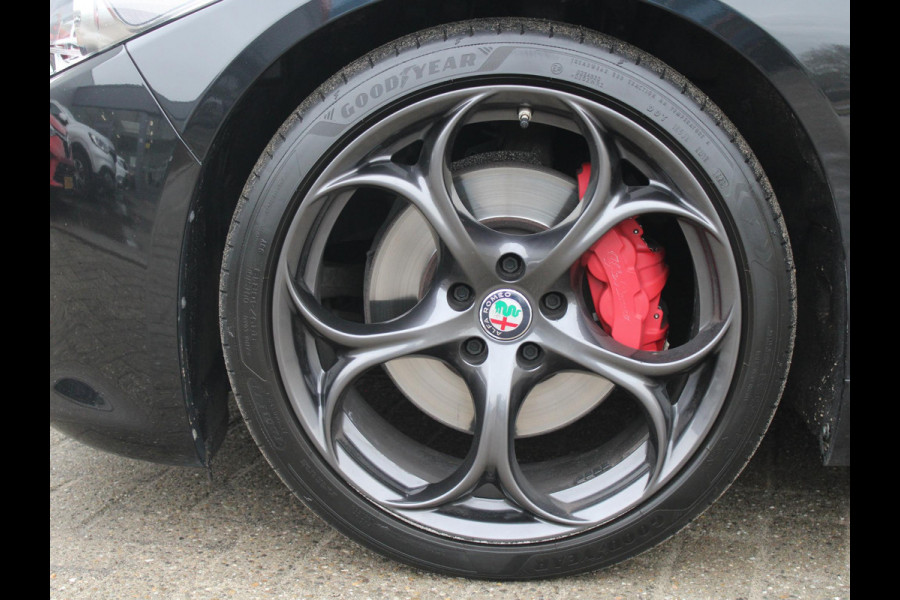 Alfa Romeo Giulia 2.0T Super | 320 PK | RAGAZZON EINDDEMPER | LEDEREN BEKLEDING | AFNEEMBARE TREKHAAK |