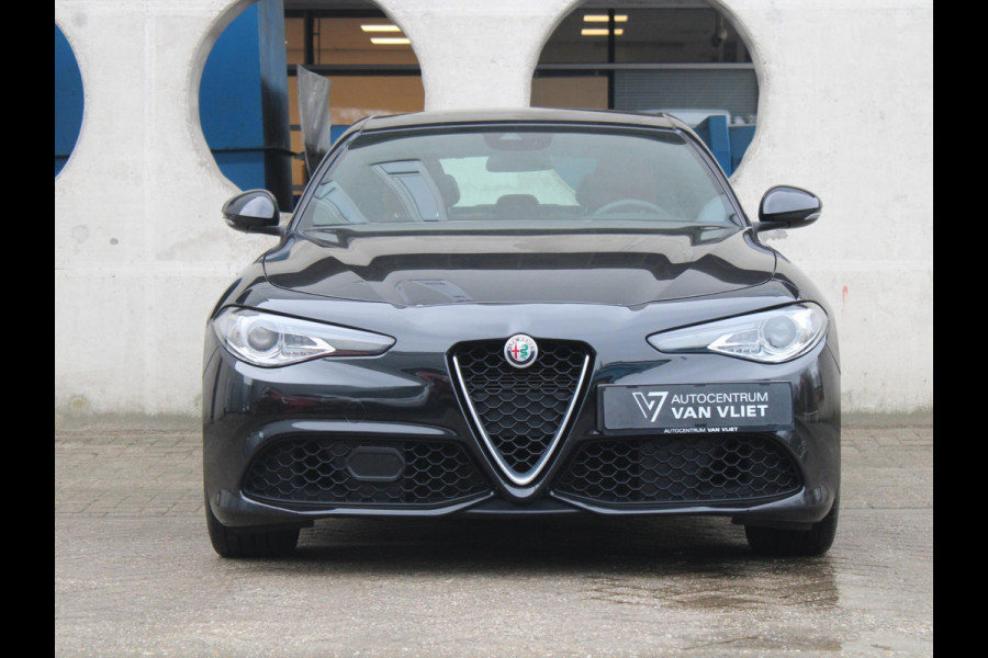 Alfa Romeo Giulia 2.0T Super | 320 PK | RAGAZZON EINDDEMPER | LEDEREN BEKLEDING | AFNEEMBARE TREKHAAK |