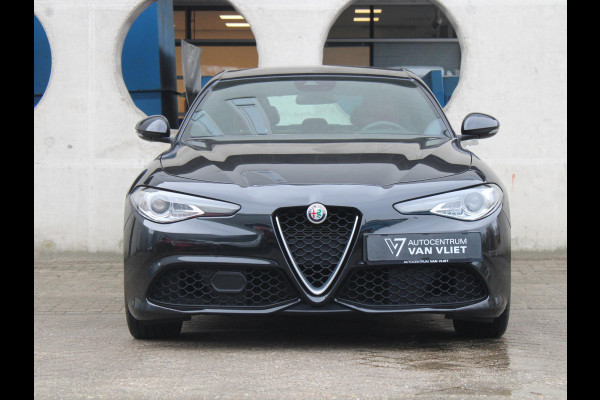 Alfa Romeo Giulia 2.0T Super | 320 PK | RAGAZZON EINDDEMPER | LEDEREN BEKLEDING | AFNEEMBARE TREKHAAK |