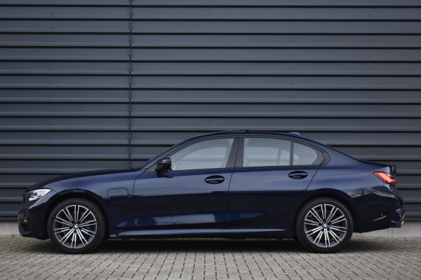 BMW 3 Serie 330e M Sport Individual | Pano | ACC | Laser Light | Memory | Harman/Kardon | Camera |
