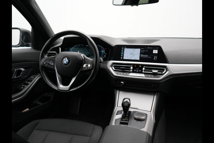 BMW 3 Serie Touring 320e Advantage Plug In Hybrid 204pk Dealer O.H. PHEV | Head Up | Cruise Control | Apple Carplay | Navigatie | Virtual | DAB | 17" L.M |