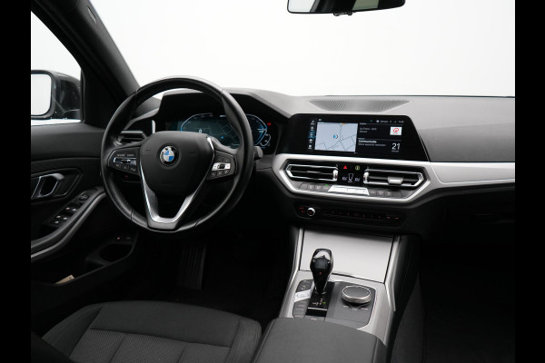 BMW 3 Serie Touring 320e Advantage Plug In Hybrid 204pk Dealer O.H. PHEV | Head Up | Cruise Control | Apple Carplay | Navigatie | Virtual | DAB | 17" L.M |