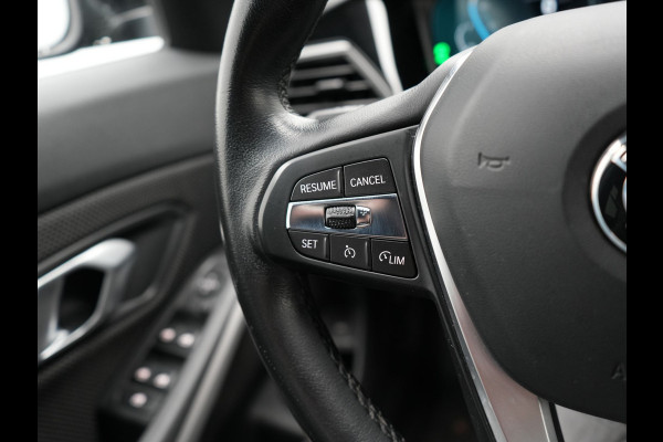 BMW 3 Serie Touring 320e Advantage Plug In Hybrid 204pk Dealer O.H. PHEV | Head Up | Cruise Control | Apple Carplay | Navigatie | Virtual | DAB | 17" L.M |