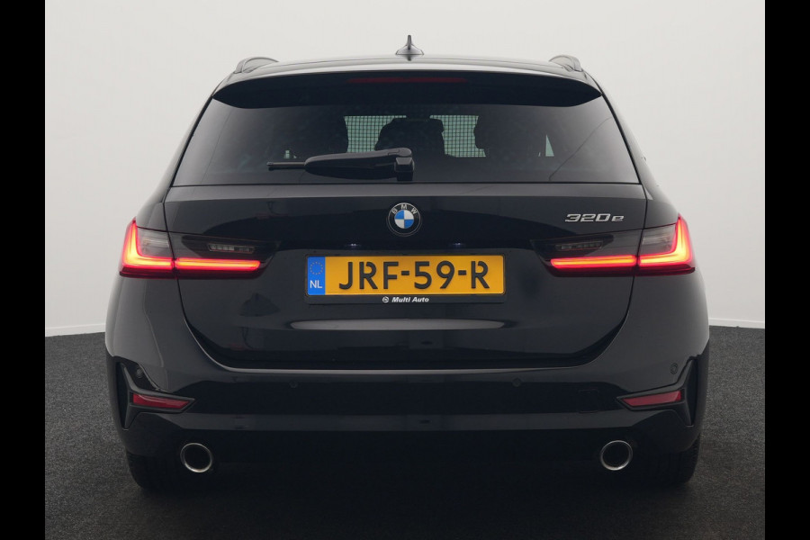 BMW 3 Serie Touring 320e Advantage Plug In Hybrid 204pk Dealer O.H. PHEV | Head Up | Cruise Control | Apple Carplay | Navigatie | Virtual | DAB | 17" L.M |