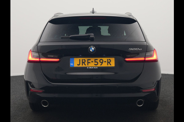 BMW 3 Serie Touring 320e Advantage Plug In Hybrid 204pk Dealer O.H. PHEV | Head Up | Cruise Control | Apple Carplay | Navigatie | Virtual | DAB | 17" L.M |