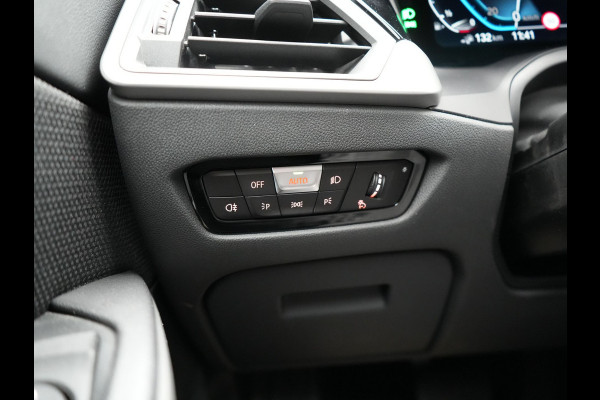 BMW 3 Serie Touring 320e Advantage Plug In Hybrid 204pk Dealer O.H. PHEV | Head Up | Cruise Control | Apple Carplay | Navigatie | Virtual | DAB | 17" L.M |