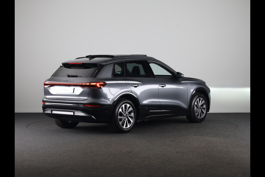 Audi Q6 e-tron Advanced edition 83Kwh 252 pk SUV | Tech pakket plus | Glazen panoramadak | Sportstoelen | Frunk |