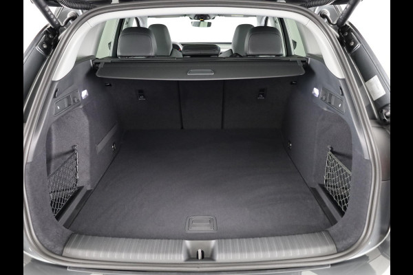 Audi Q6 e-tron Advanced edition 83Kwh 252 pk SUV | Tech pakket plus | Glazen panoramadak | Sportstoelen | Frunk |