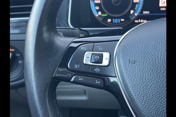 Volkswagen e-Golf e-Golf Virtual Cockpit | Lederen bekleding | Achteruitrijcamera | Warmtepomp | SOH 88,9% |