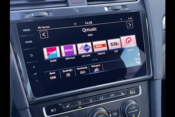 Volkswagen e-Golf e-Golf Virtual Cockpit | Lederen bekleding | Achteruitrijcamera | Warmtepomp | SOH 88,9% |