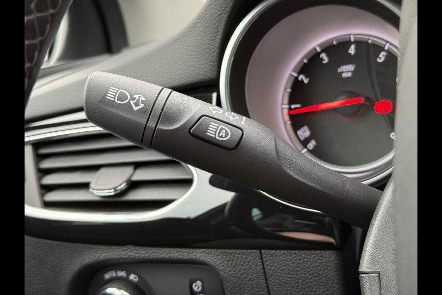 Opel Astra Sports Tourer 1.4 Innovation Dealer Onderhouden,Trekhaak,Navi,Camera,Halfleder,150pk,Rijstrooksensor,Clima,Cruise,PDC V+A,Keyless,BSD,Elekt.Stoel,Nieuwe Apk bij Aflevering