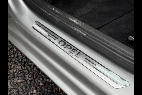 Opel Astra Sports Tourer 1.4 Innovation Dealer Onderhouden,Trekhaak,Navi,Camera,Halfleder,150pk,Rijstrooksensor,Clima,Cruise,PDC V+A,Keyless,BSD,Elekt.Stoel,Nieuwe Apk bij Aflevering