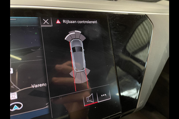 Audi e-tron 50 quattro Business edition Plus 71 kWh | Panoramadak | Navigatie | Parkeersensoren | Adaptive Cruise Control | Memory stoelen | Stoelverwarming | Full Led | Climate Control | Virtual Cockpit | Lichtmetalen velgen
