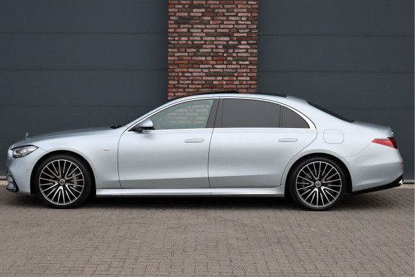 Mercedes-Benz S-Klasse 580 e 4MATIC Lang AMG Line | Airmatic | Achterasbesturing | Premium Entertainment Achter | HUD | Distronic+ | Burmester | Exclusief Nappa Leder | 3D-Display | Vlakkenverwarming | Zonweringspakket |