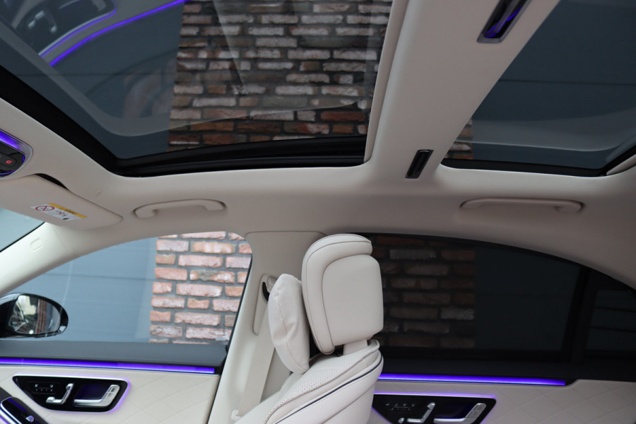 Mercedes-Benz S-Klasse 580 e 4MATIC Lang AMG Line | Airmatic | Achterasbesturing | Distronic+ | Chauffeurspakket | Zonweringpakket | Massage | Stoelventilatie | MBUX Tablet | Vlakkenverwarming | Soft-Close |