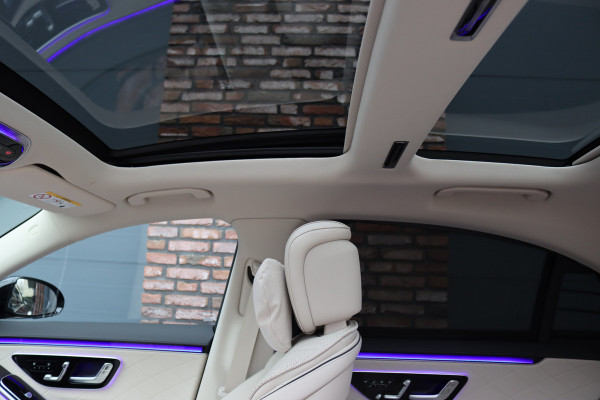 Mercedes-Benz S-Klasse 580 e 4MATIC Lang AMG Line | Airmatic | Achterasbesturing | Distronic+ | Chauffeurspakket | Zonweringpakket | Massage | Stoelventilatie | MBUX Tablet | Vlakkenverwarming | Soft-Close |