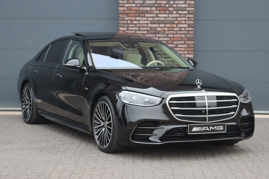 Mercedes-Benz S-Klasse 580 e 4MATIC Lang AMG Line | Airmatic | Achterasbesturing | Distronic+ | Chauffeurspakket | Zonweringpakket | Massage | Stoelventilatie | MBUX Tablet | Vlakkenverwarming | Soft-Close |