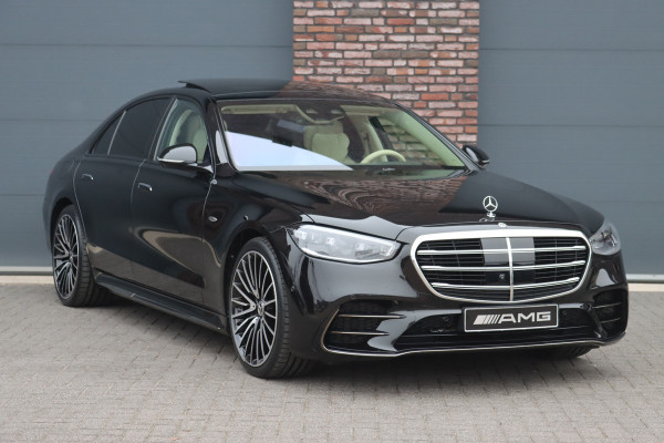 Mercedes-Benz S-Klasse 580 e 4MATIC Lang AMG Line | Airmatic | Achterasbesturing | Distronic+ | Chauffeurspakket | Zonweringpakket | Massage | Stoelventilatie | MBUX Tablet | Vlakkenverwarming | Soft-Close |
