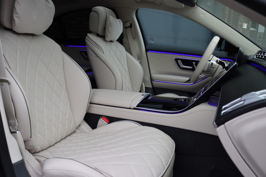 Mercedes-Benz S-Klasse 580 e 4MATIC Lang AMG Line | Airmatic | Achterasbesturing | Distronic+ | Chauffeurspakket | Zonweringpakket | Massage | Stoelventilatie | MBUX Tablet | Vlakkenverwarming | Soft-Close |