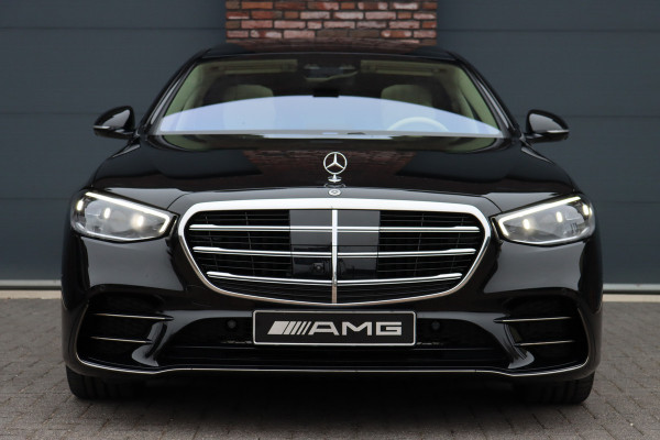 Mercedes-Benz S-Klasse 580 e 4MATIC Lang AMG Line | Airmatic | Achterasbesturing | Distronic+ | Chauffeurspakket | Zonweringpakket | Massage | Stoelventilatie | MBUX Tablet | Vlakkenverwarming | Soft-Close |
