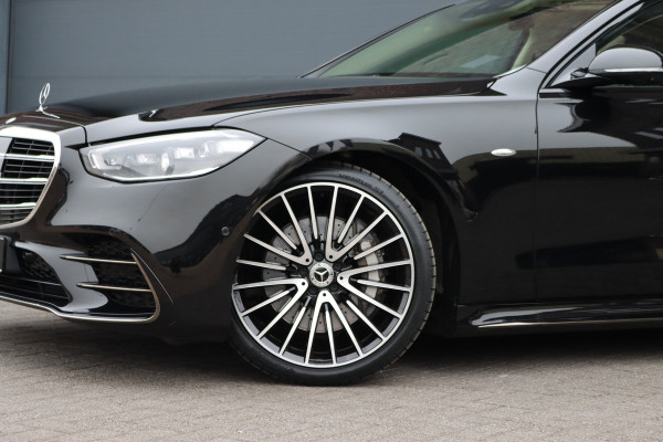 Mercedes-Benz S-Klasse 580 e 4MATIC Lang AMG Line | Airmatic | Achterasbesturing | Distronic+ | Chauffeurspakket | Zonweringpakket | Massage | Stoelventilatie | MBUX Tablet | Vlakkenverwarming | Soft-Close |