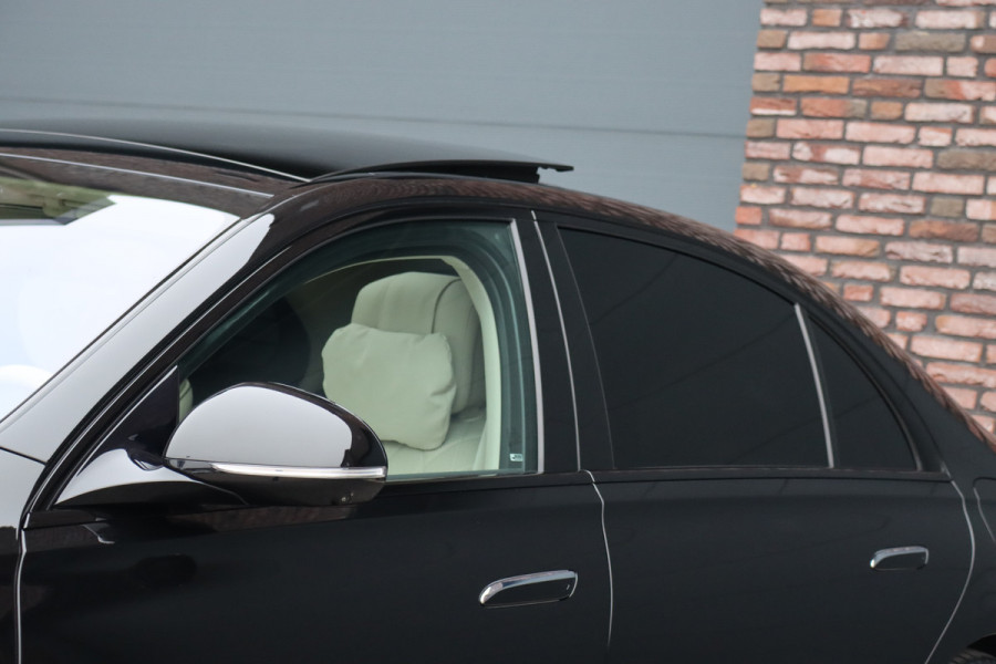 Mercedes-Benz S-Klasse 580 e 4MATIC Lang AMG Line | Airmatic | Achterasbesturing | Distronic+ | Chauffeurspakket | Zonweringpakket | Massage | Stoelventilatie | MBUX Tablet | Vlakkenverwarming | Soft-Close |