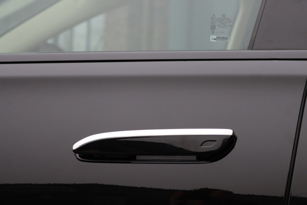 Mercedes-Benz S-Klasse 580 e 4MATIC Lang AMG Line | Airmatic | Achterasbesturing | Distronic+ | Chauffeurspakket | Zonweringpakket | Massage | Stoelventilatie | MBUX Tablet | Vlakkenverwarming | Soft-Close |