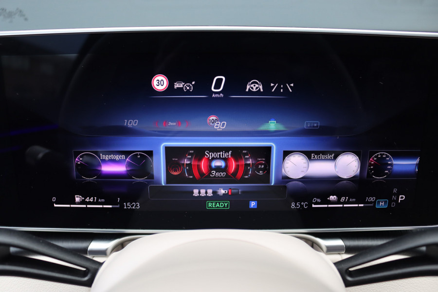 Mercedes-Benz S-Klasse 580 e 4MATIC Lang AMG Line | Airmatic | Achterasbesturing | Distronic+ | Chauffeurspakket | Zonweringpakket | Massage | Stoelventilatie | MBUX Tablet | Vlakkenverwarming | Soft-Close |