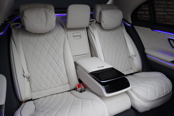 Mercedes-Benz S-Klasse 580 e 4MATIC Lang AMG Line | Airmatic | Achterasbesturing | Distronic+ | Chauffeurspakket | Zonweringpakket | Massage | Stoelventilatie | MBUX Tablet | Vlakkenverwarming | Soft-Close |