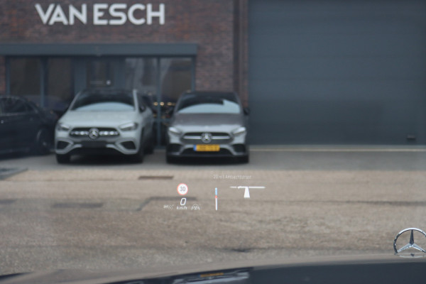 Mercedes-Benz S-Klasse 580 e 4MATIC Lang AMG Line | Airmatic | Achterasbesturing | Distronic+ | Chauffeurspakket | Zonweringpakket | Massage | Stoelventilatie | MBUX Tablet | Vlakkenverwarming | Soft-Close |