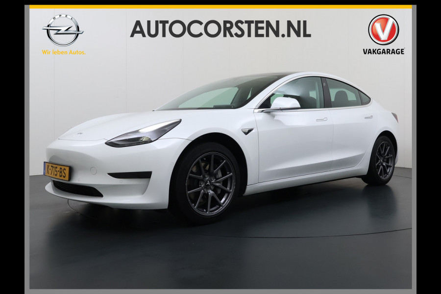Tesla Model 3 RWD SR+ 60kWh 325PK 18"Lmv AutoPilot Leder PanoDak Adaptive-Cruise Lmv Camera's Elektr.-Stuur+Stoelen+Spiegels+Geheugen+Easy-Ent Navi LED Comfortstoelen ACC DAB Voorverwarmen interieur via App Keyless via Telefoonsleutel One-Pedal-Drive 1e Eigenaar Origineel Nederlandse auto tot 11kw laden thuis!
