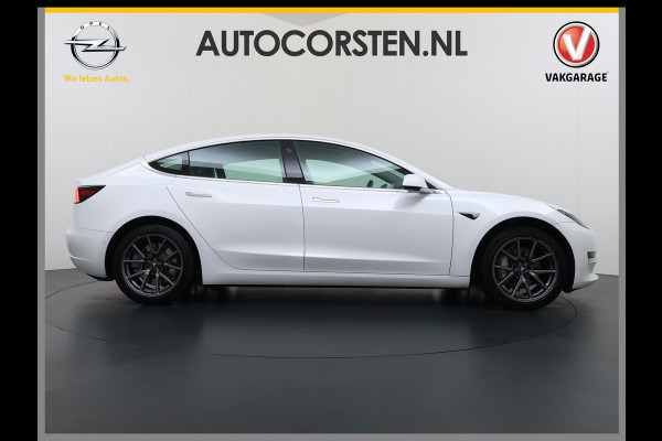 Tesla Model 3 RWD SR+ 60kWh 325PK 18"Lmv AutoPilot Leder PanoDak Adaptive-Cruise Lmv Camera's Elektr.-Stuur+Stoelen+Spiegels+Geheugen+Easy-Ent Navi LED Comfortstoelen ACC DAB Voorverwarmen interieur via App Keyless via Telefoonsleutel One-Pedal-Drive 1e Eigenaar Origineel Nederlandse auto tot 11kw laden thuis!