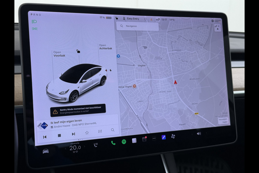 Tesla Model 3 RWD SR+ 60kWh 325PK 18"Lmv AutoPilot Leder PanoDak Adaptive-Cruise Lmv Camera's Elektr.-Stuur+Stoelen+Spiegels+Geheugen+Easy-Ent Navi LED Comfortstoelen ACC DAB Voorverwarmen interieur via App Keyless via Telefoonsleutel One-Pedal-Drive 1e Eigenaar Origineel Nederlandse auto tot 11kw laden thuis!