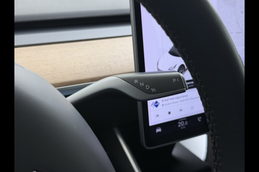 Tesla Model 3 RWD SR+ 60kWh 325PK 18"Lmv AutoPilot Leder PanoDak Adaptive-Cruise Lmv Camera's Elektr.-Stuur+Stoelen+Spiegels+Geheugen+Easy-Ent Navi LED Comfortstoelen ACC DAB Voorverwarmen interieur via App Keyless via Telefoonsleutel One-Pedal-Drive 1e Eigenaar Origineel Nederlandse auto tot 11kw laden thuis!